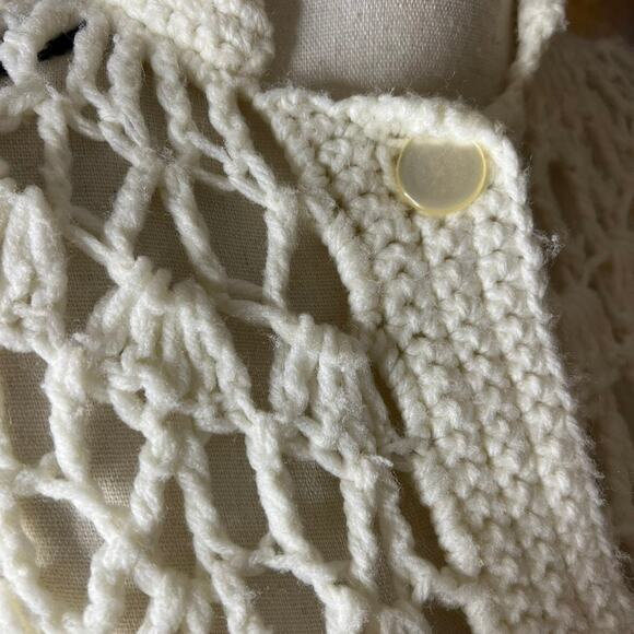 60’s White Cream Crocheted Open Knit Fringe Button Front Vintage Boho Poncho - Picture 9 of 10
